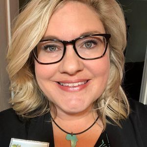 Meet your Posher, Leslie